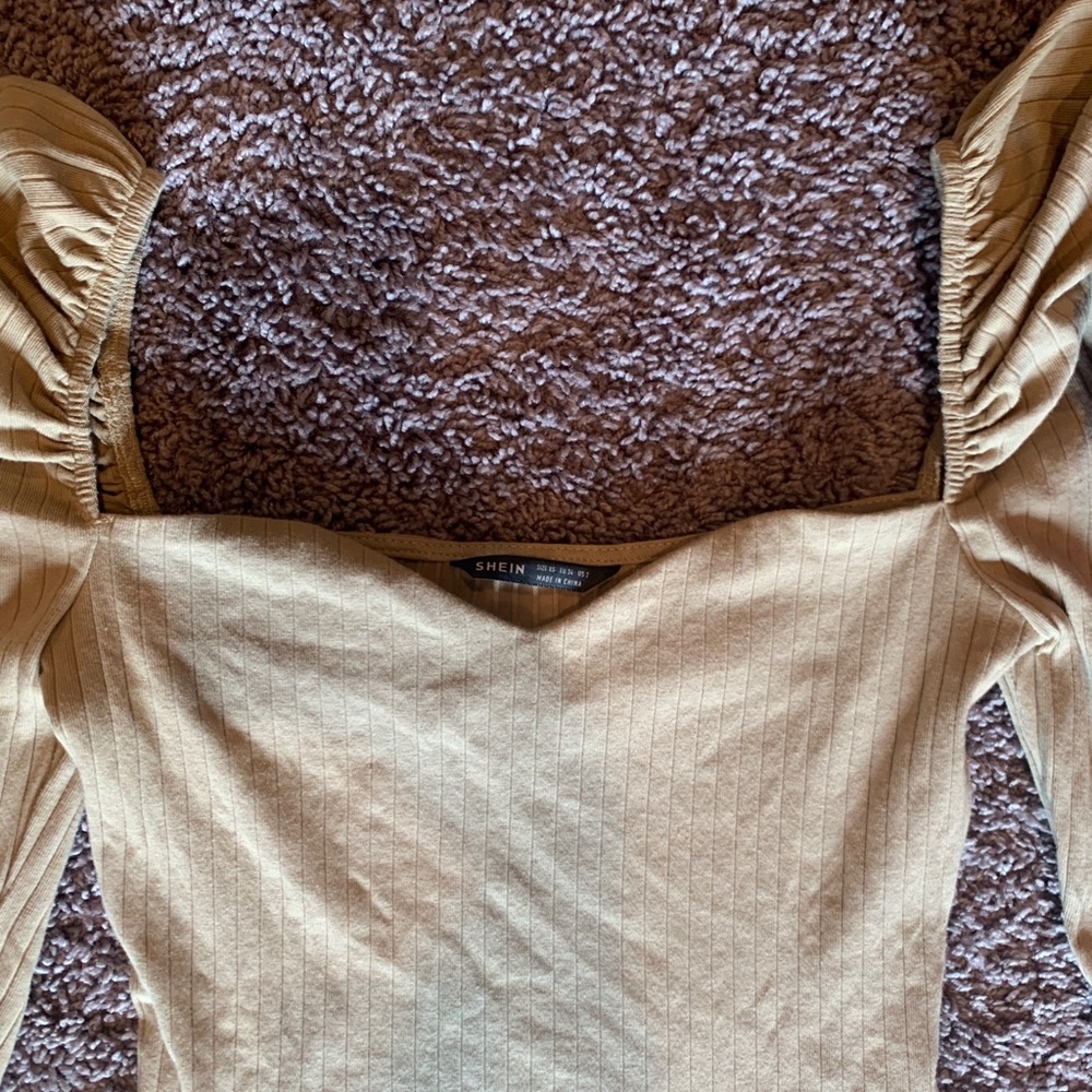 CUTE & STYLISH TOP - Picture 2 of 3